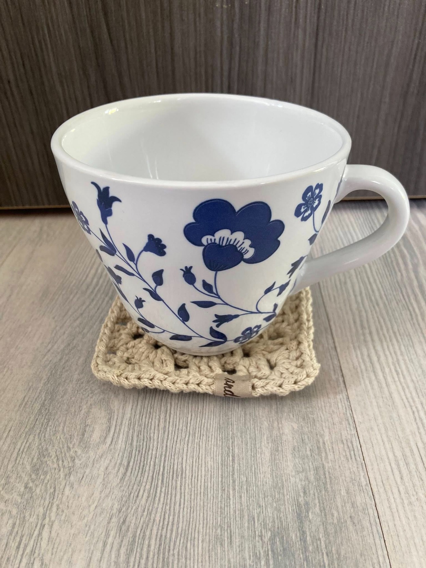 PODTÁCEK - barva latté